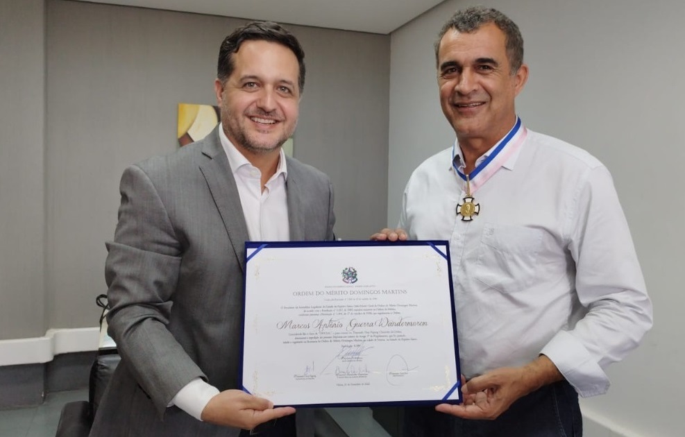 Prefeito de Jaguaré é agraciado com a mais importante honraria do Espírito Santo