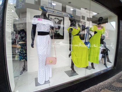 Consumidores movimentam comércio de Linhares em busca de roupas para o Ano Novo