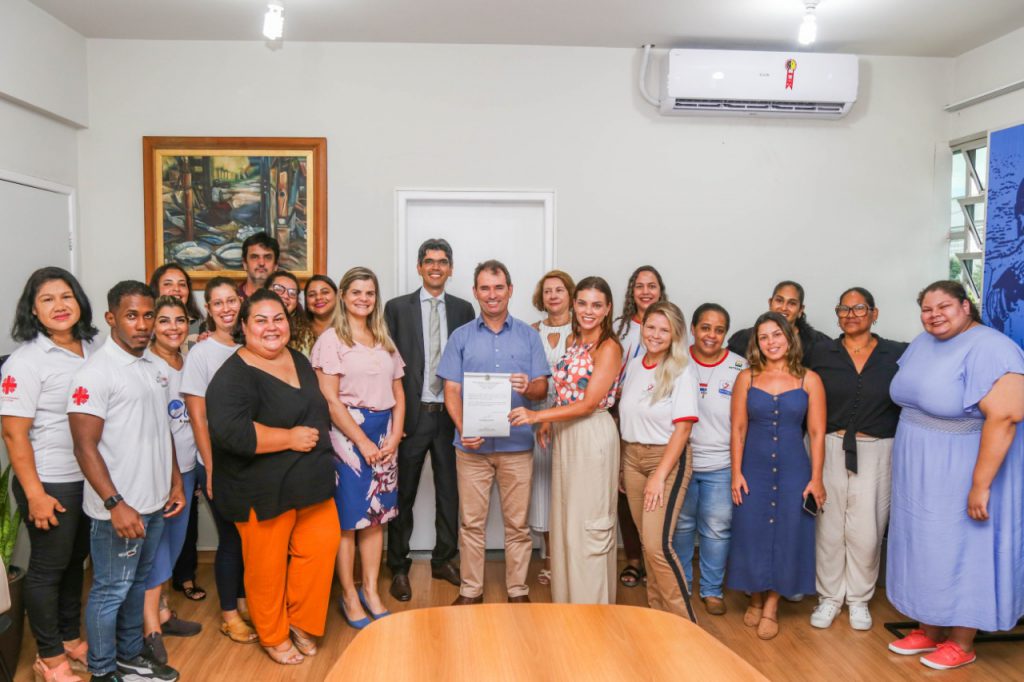 Novos membros do Conselho Municipal dos Direitos da Criança e do Adolescente tomam posse