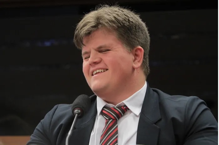 Casagrande anuncia linharense Felipe Rigoni no comando do Meio Ambiente no ES