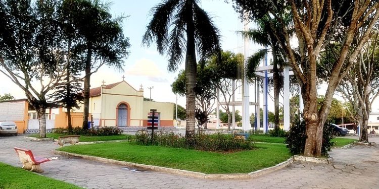 BANCO COMUNITÁRIO MONSARÁS É INAUGURADO EM POVOAÇÃO (ES)