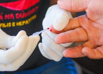 Naps realiza ação de prevenção e combate a hipertensão arterial, nesta quarta (26), no Mercado Municipal