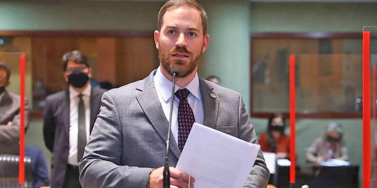 Renzo Vasconcelos sinalizou para instauração de mesa de negociação com os servidores