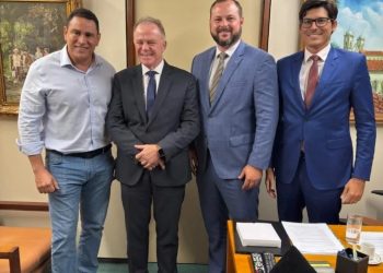 Casagrande lança deputado Da Vitória para o governo