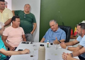 Prefeito de Barra de São Francisco se reúne com lideranças para discutir desenvolvimento regional e eleições de 2026