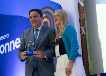 Programa Formação Avançada é reconhecido mundialmente pela Coursera por excelência em engajamento