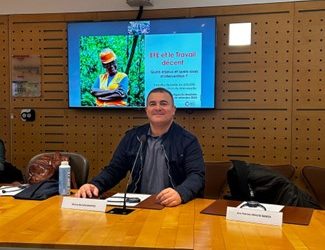 Marcio Bulian Martins faz curso de capacitação em Paris representando o SINE de Linhares