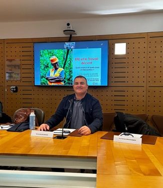 Marcio Bulian Martins faz curso de capacitação em Paris representando o SINE de Linhares