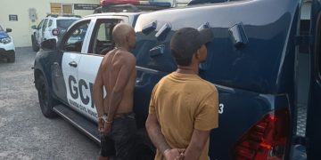 Dupla é presa em flagrante após furtar cabos de cobre em loja de veículos em Linhares