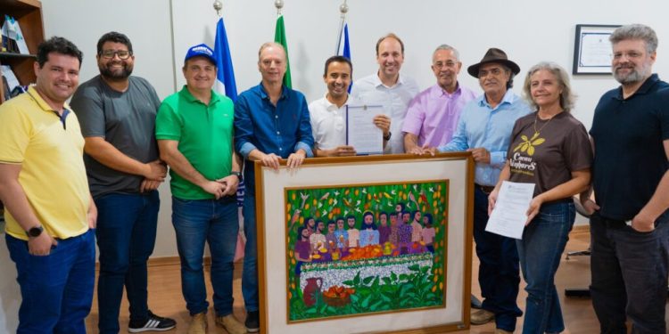 Prefeito recebe produtores de cacau e reafirma compromisso para o fortalecimento da cadeia produtiva em Linhares, maior produtor do ES